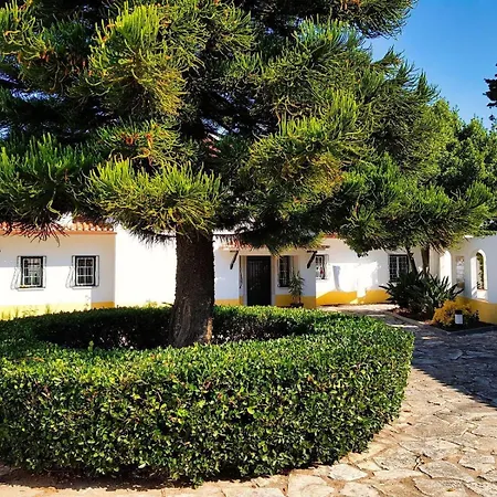 Mombal - Villa Nazare
